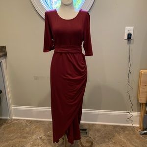 Beautiful dark red maternity dress